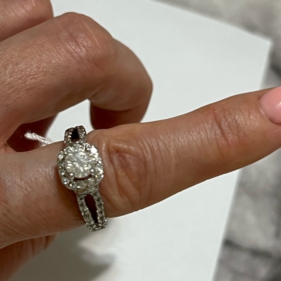 14K white gold diamond ring - Picture 6 of 10